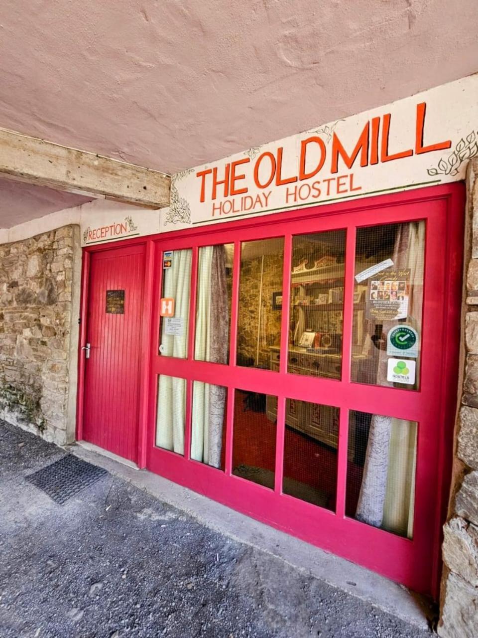 Old Mill Holiday Hostel Westport Exterior photo